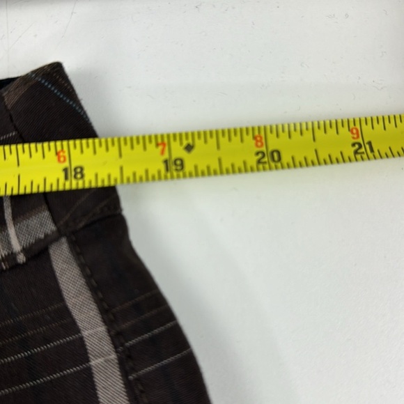 O'Neill Men's brown plaid bermuda shorts - Picture 6 of 11